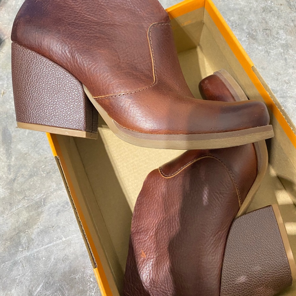 Kork women booties